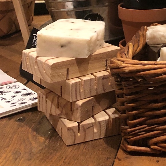 Solid Wood Handcrafted Soap Tray - Picture 4 of 6